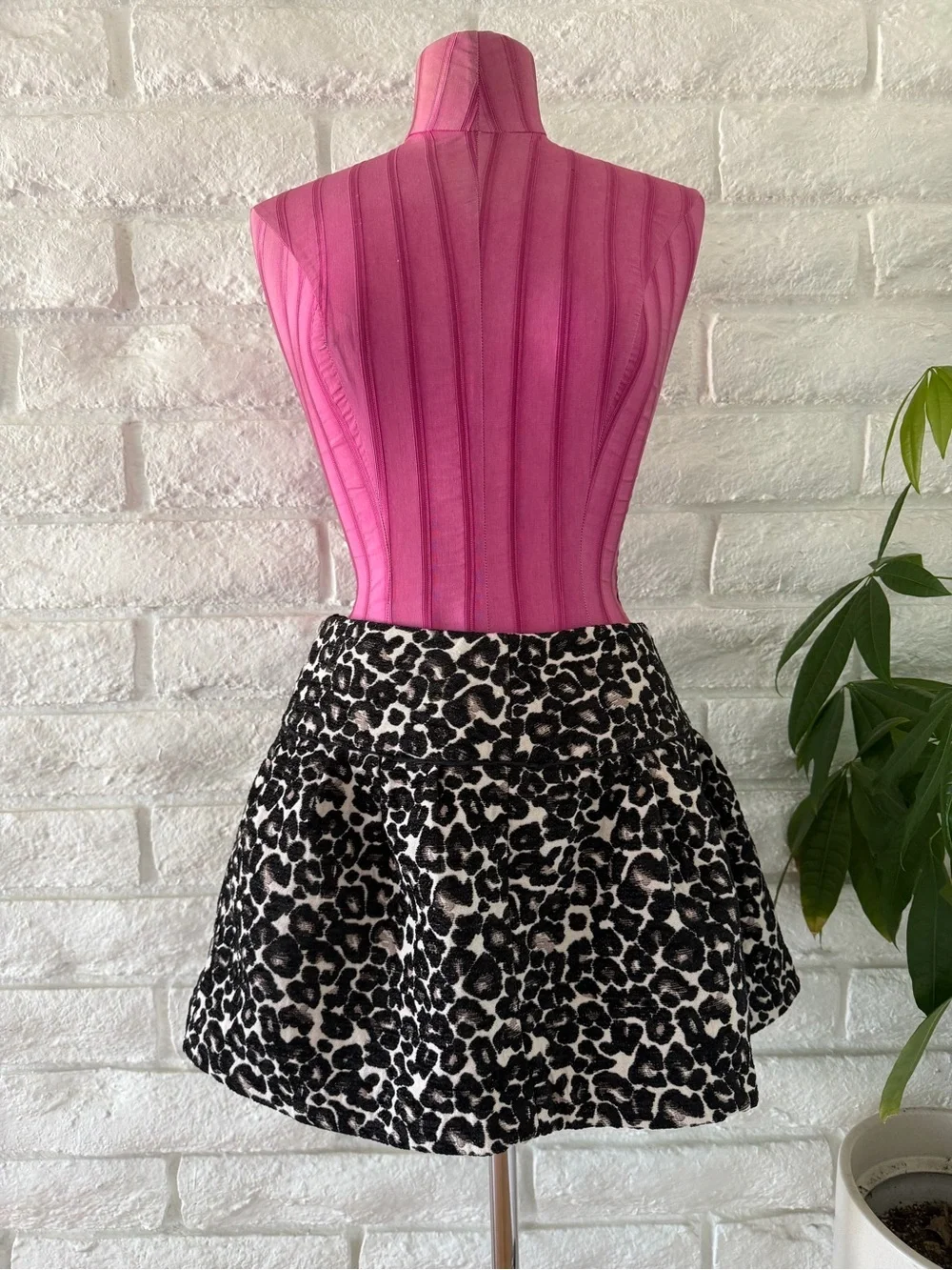 Scotch & Soda Black and White Leopard Brocade Skater Skirt Sz 1 M-17